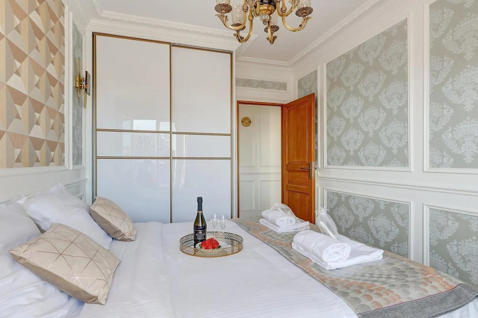 Apartment 658 Estelle - Luxury Paris